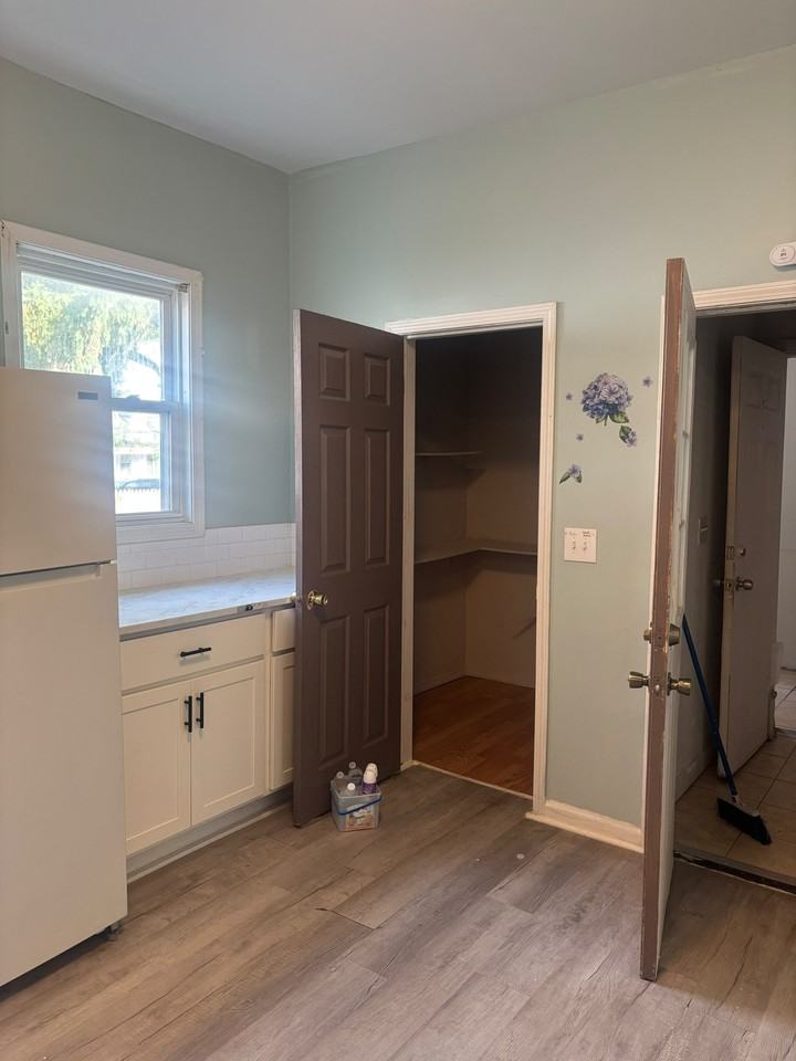 943 State St #1stFL - Photo 7 of 16