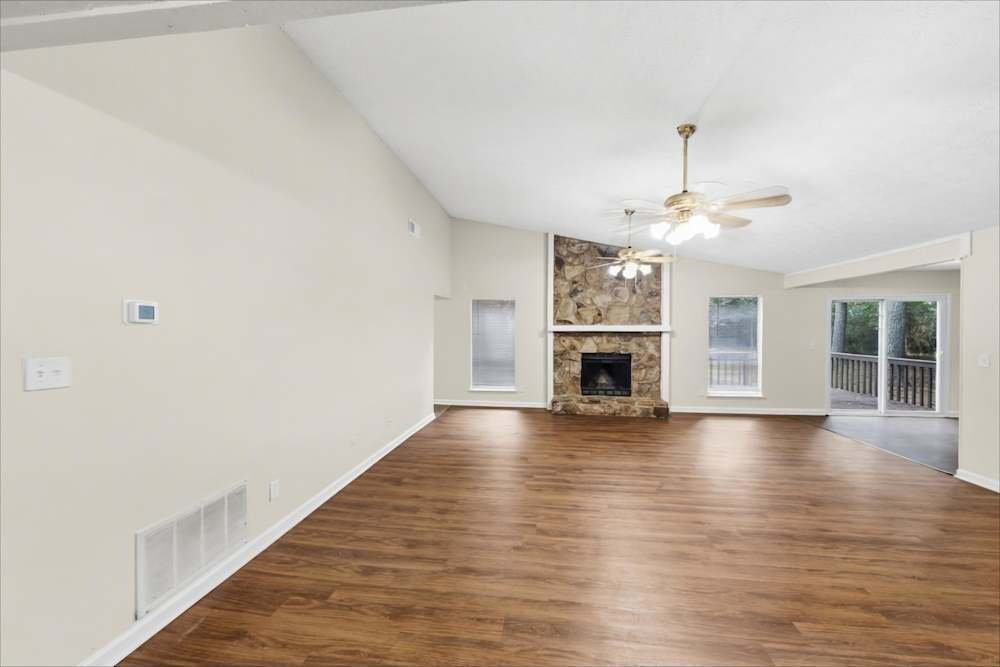 641 Oxford Hall Dr - Photo 3 of 10