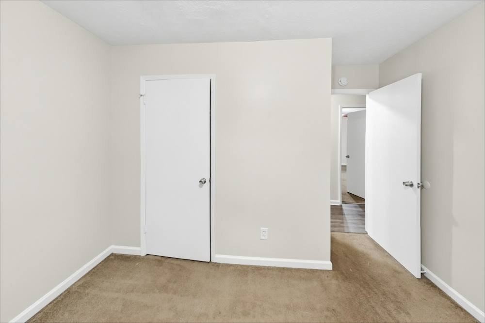 641 Oxford Hall Dr - Photo 6 of 10