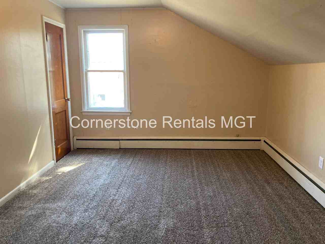 529 2nd St Sw #3 - Photo 3 of 12