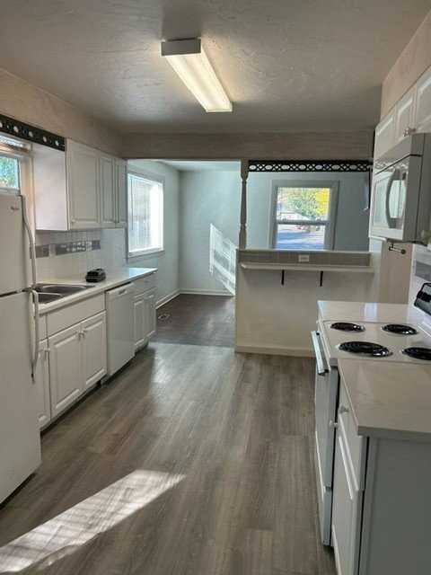 1625 Bishop Rd Sw - Photo 2 of 8