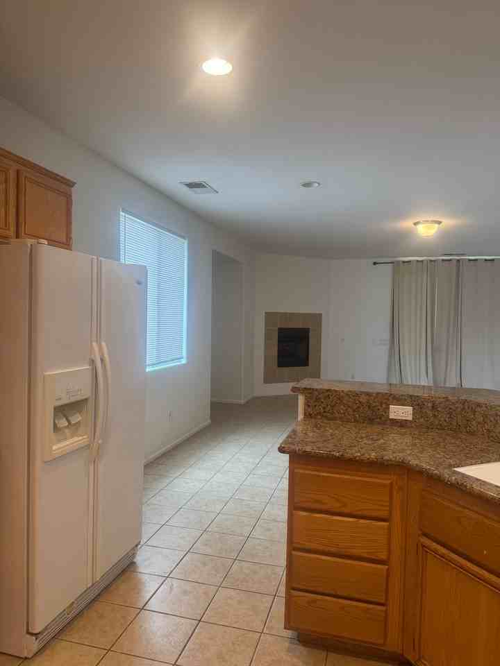 41625 Goodrich St - Photo 5 of 9