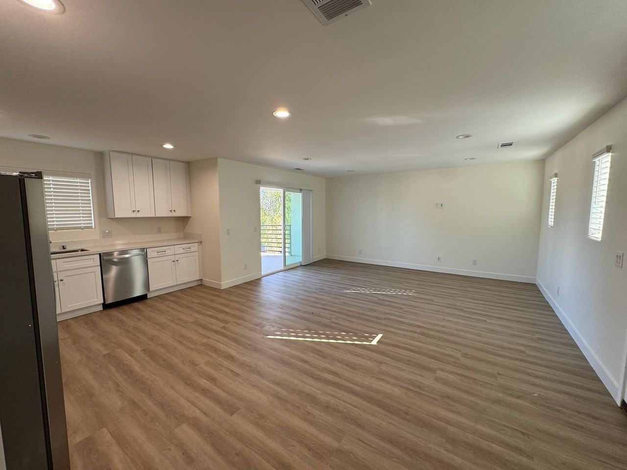 500 La Verne St #500-506 - Photo 3 of 20