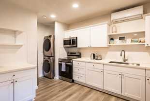 1078 Cosmo Ave #B - Photo 1 of 1