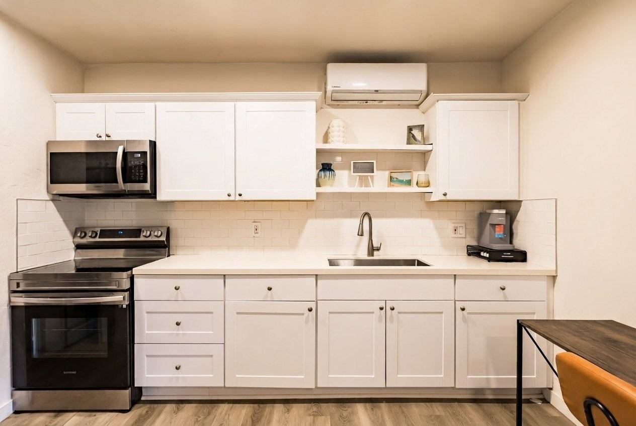 1078 Cosmo Ave #B - Photo 6 of 18
