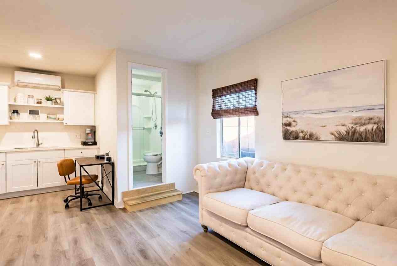 1078 Cosmo Ave #B - Photo 7 of 18