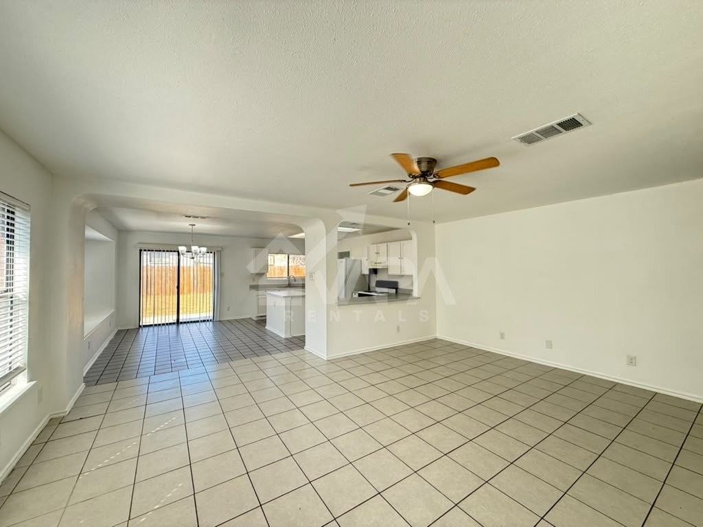 8207 Chestnut Manor Dr - Photo 3 of 19