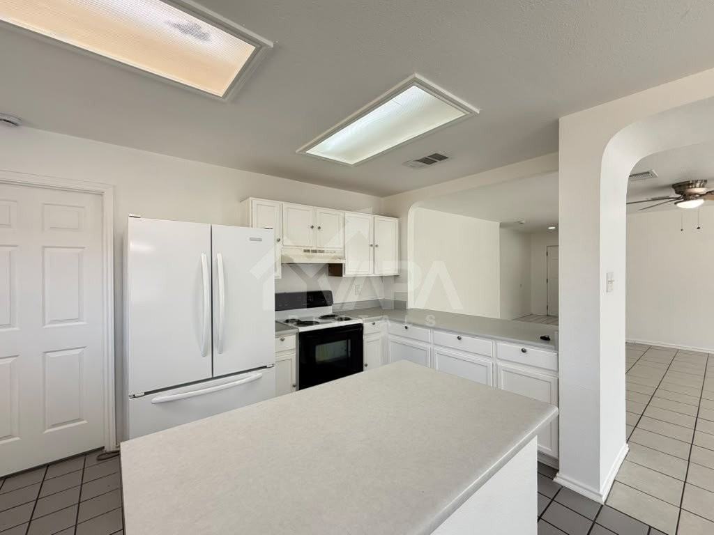 8207 Chestnut Manor Dr - Photo 7 of 19