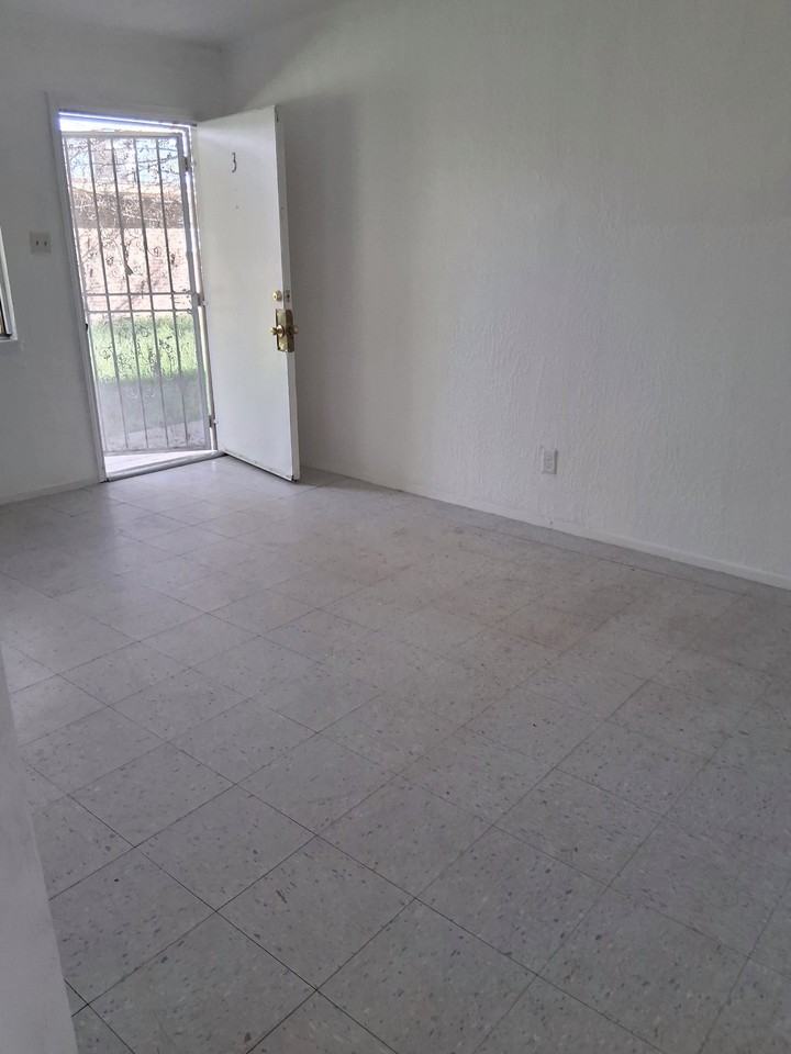 4429 Moonlight Ave #3 - Photo 2 of 6