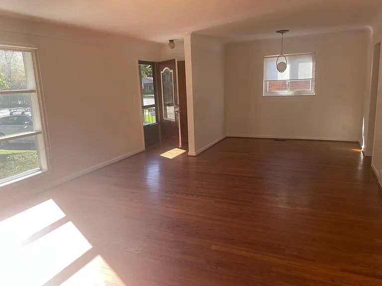 13352 Lasalle Blvd - Photo 2 of 7