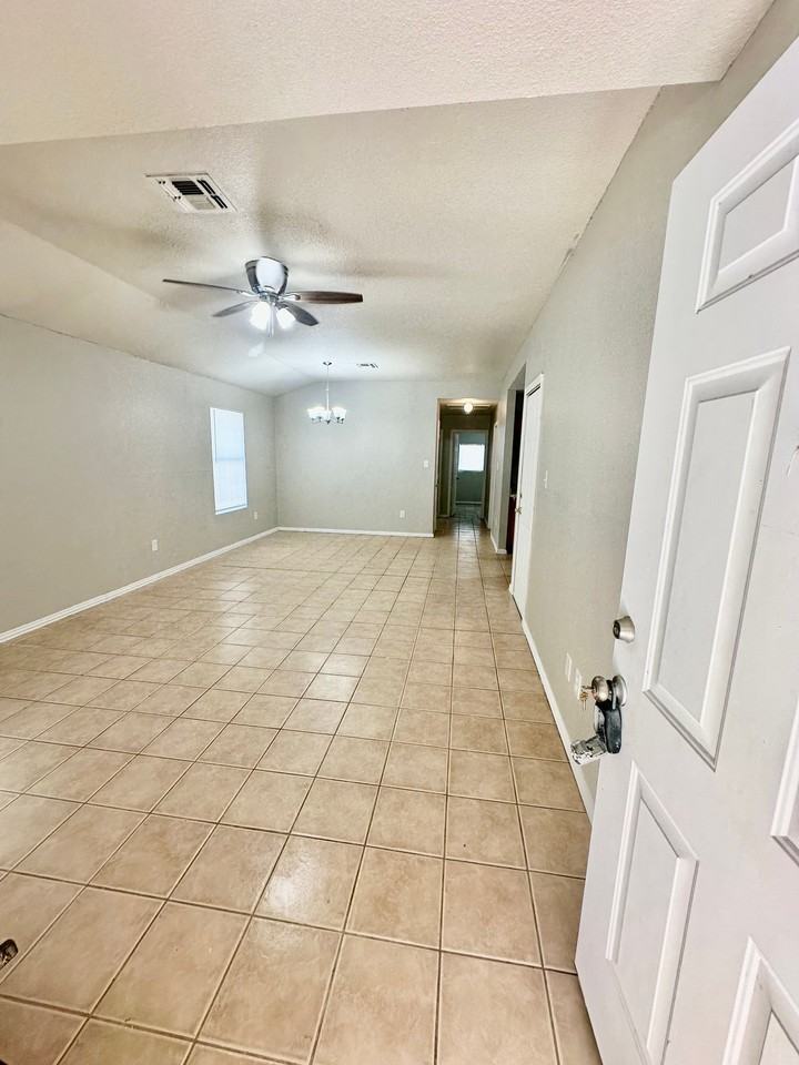 4323 Covenant Ct - Photo 2 of 11