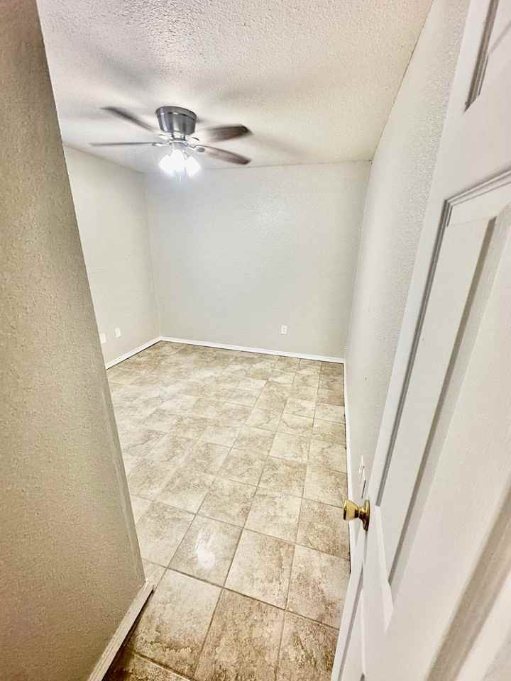 4323 Covenant Ct - Photo 6 of 11