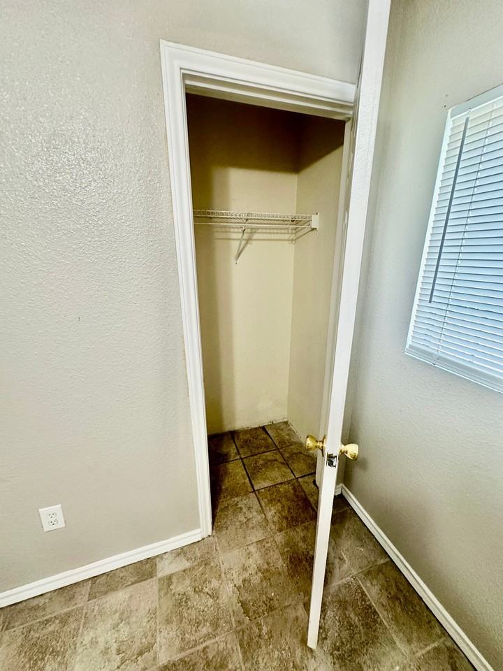4323 Covenant Ct - Photo 7 of 11