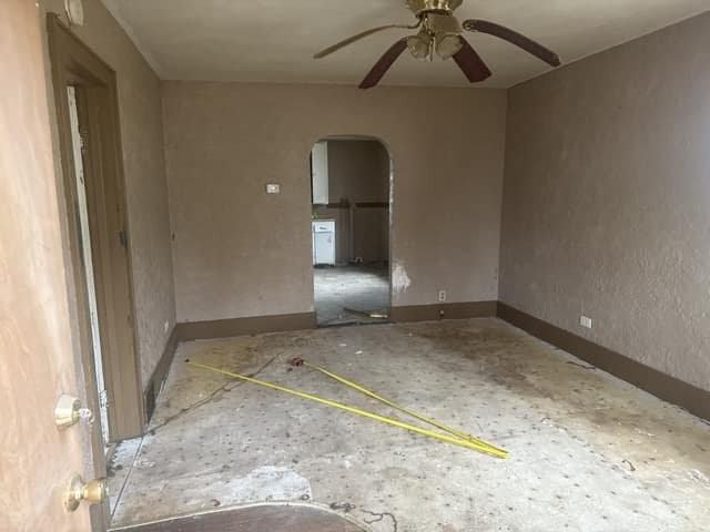 2313 W Wiswall St - Photo 4 of 16