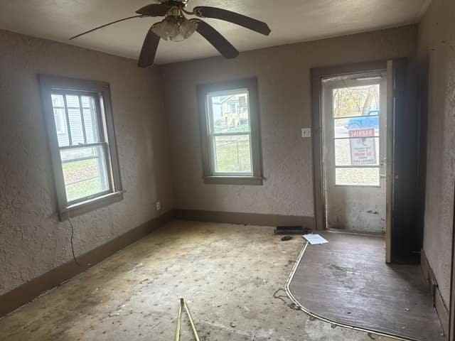 2313 W Wiswall St - Photo 5 of 16
