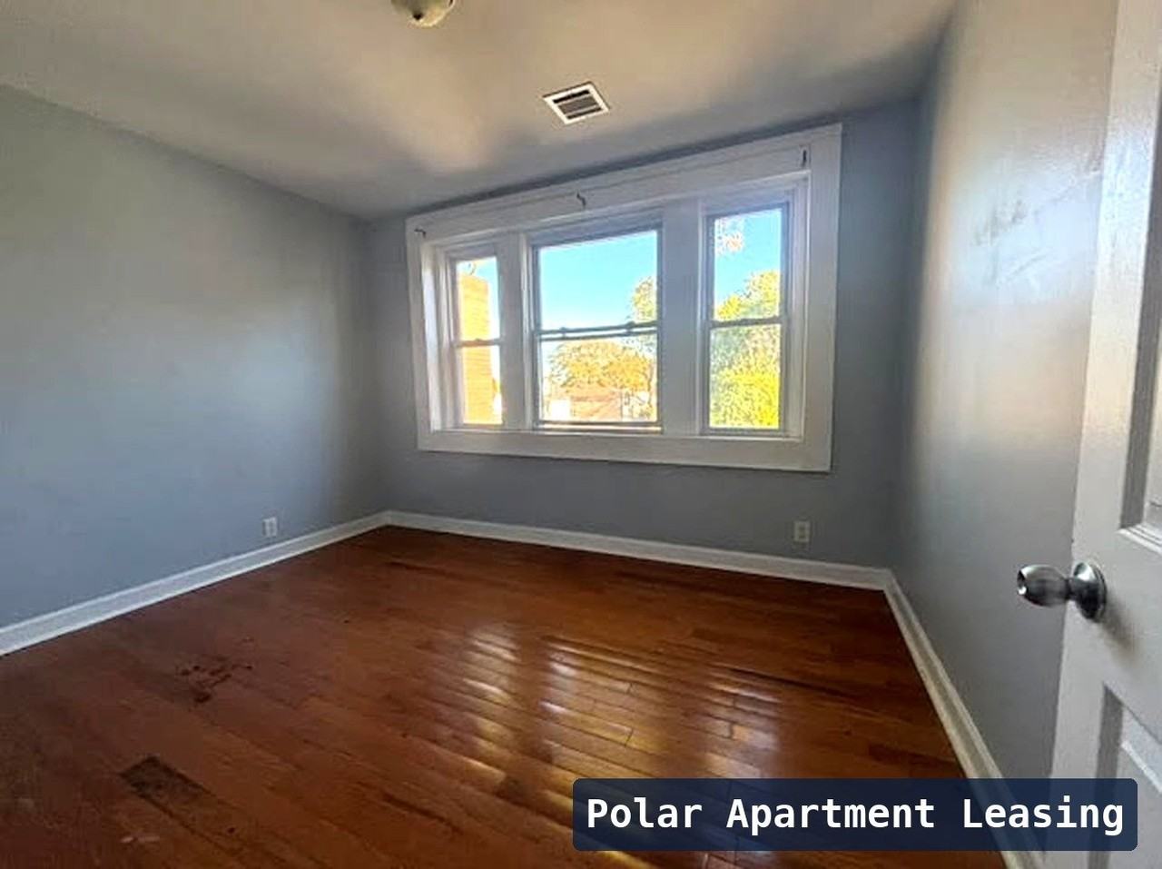 132 N Grove St #6 - Photo 3 of 5