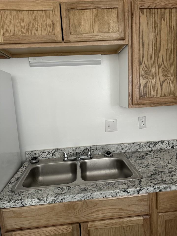 182 East Market Street - Photo 2 of 35
