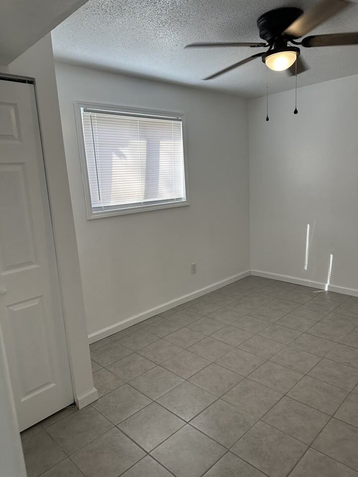 182 East Market Street - Photo 7 of 35