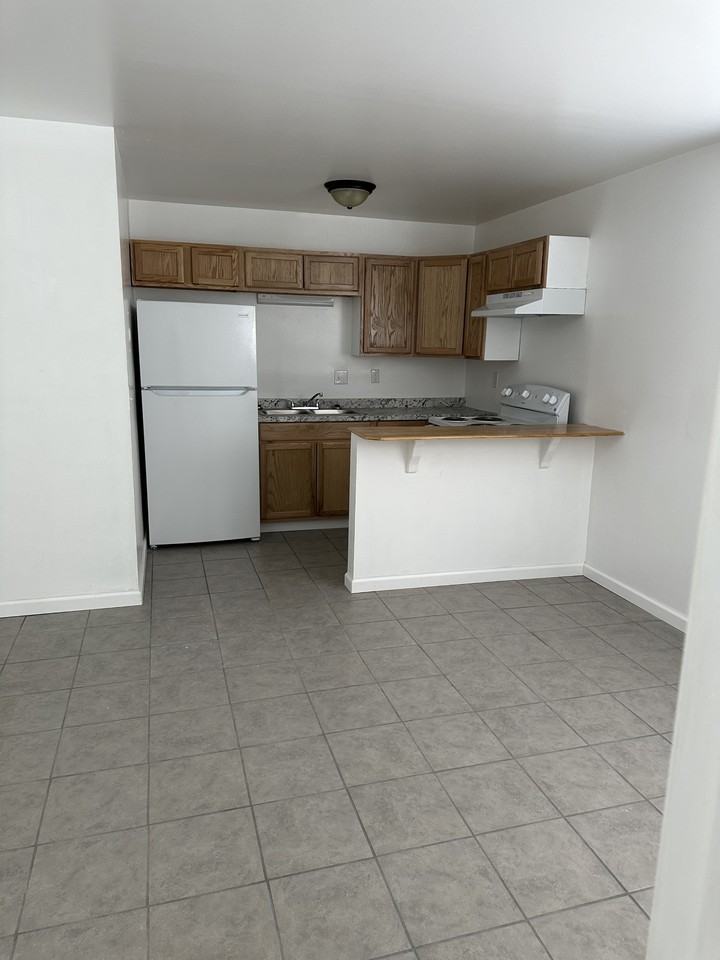 184 East Market Street - Photo 7 of 39