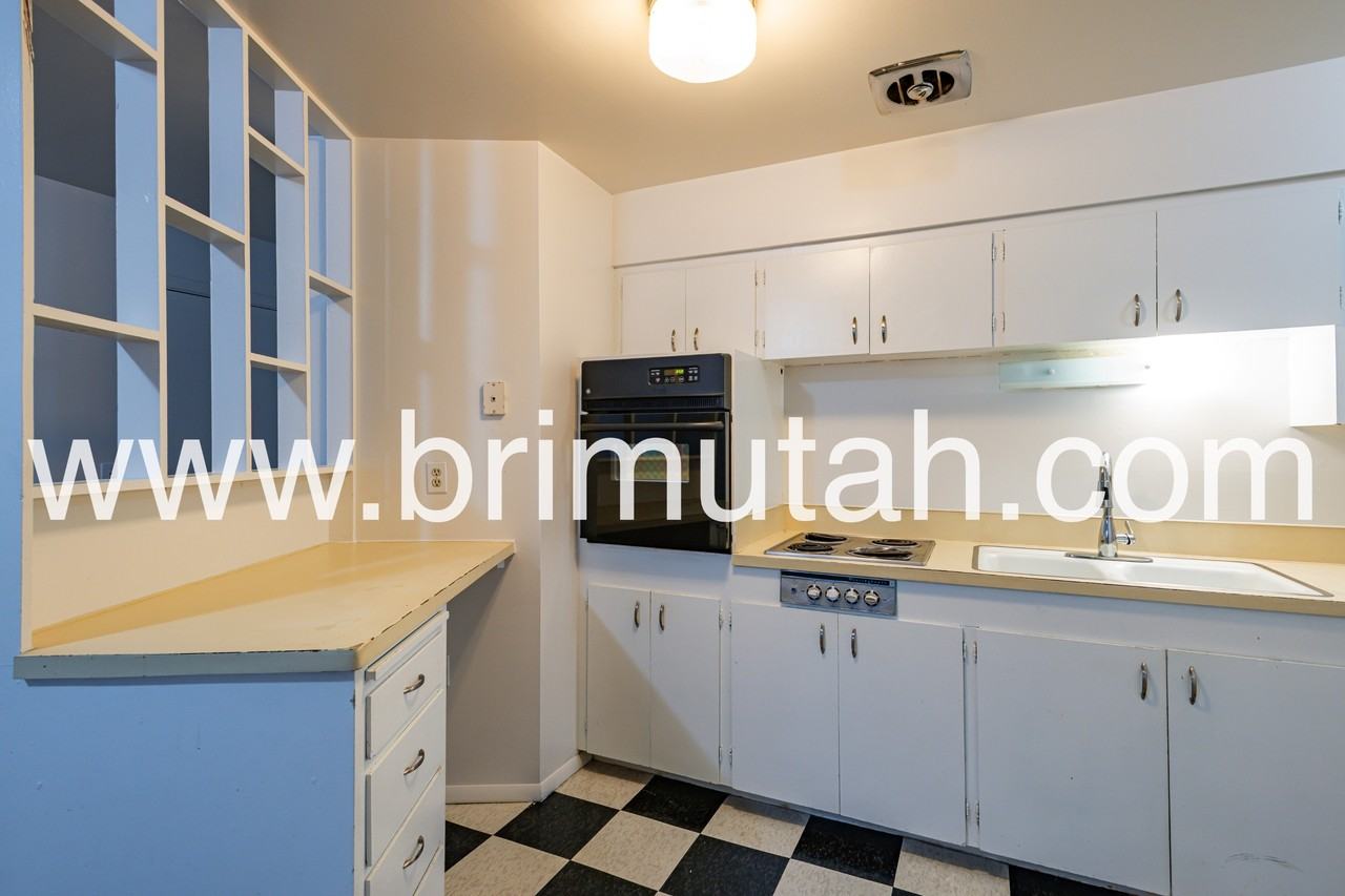 243 South 600 East - Photo 3 of 17