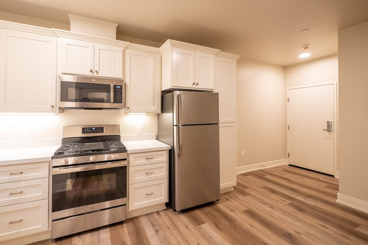 120 Richardson Street - Photo 2 of 19