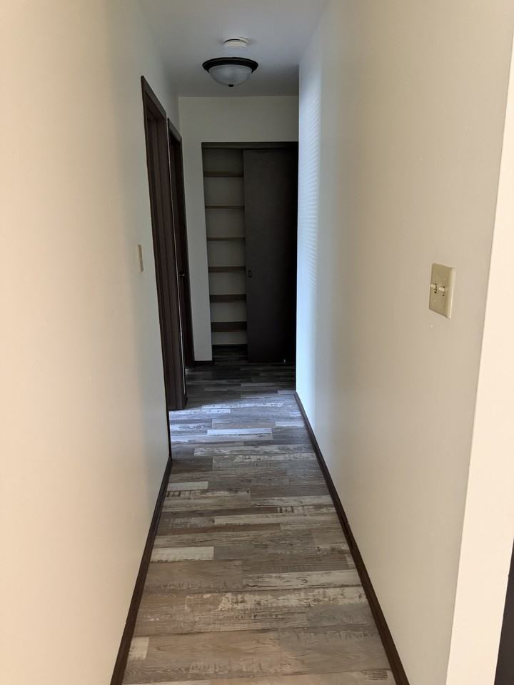 6939 North 76th Street - Photo 4 of 12
