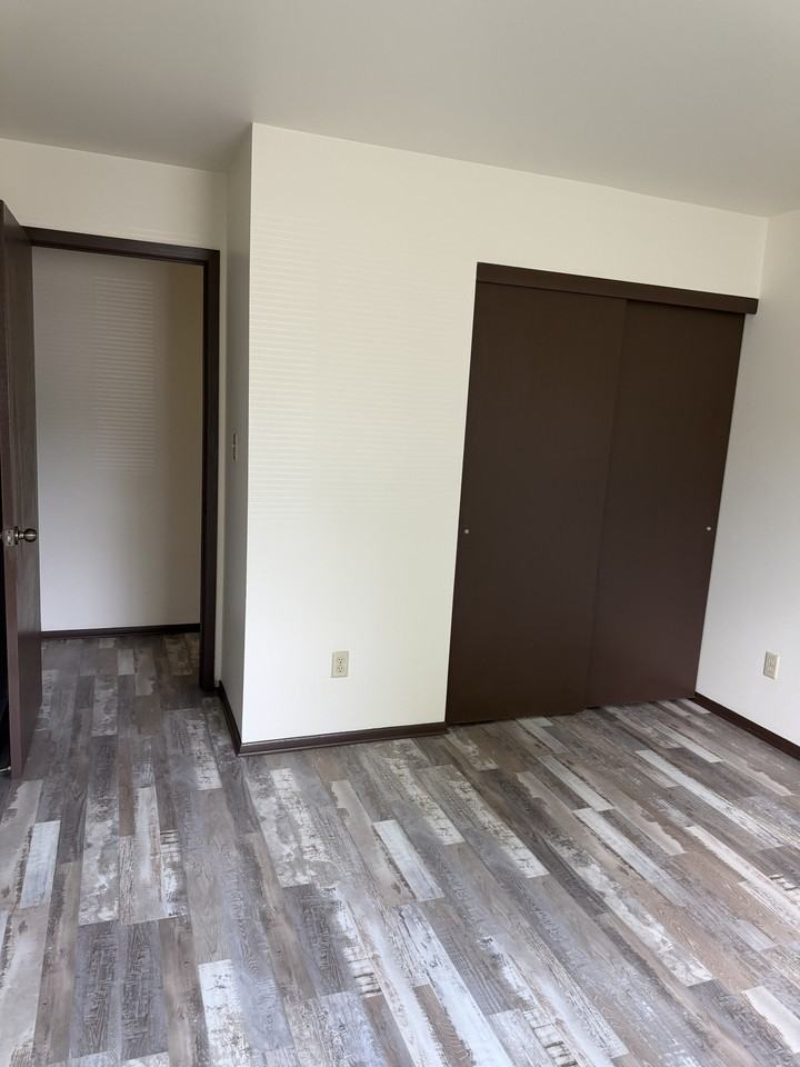 6939 North 76th Street - Photo 6 of 12