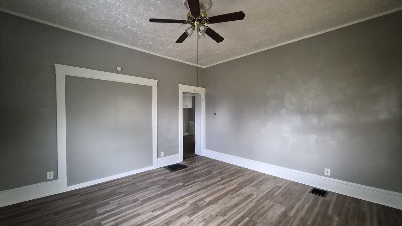 6 Whitney Ave S #1 - Photo 2 of 9