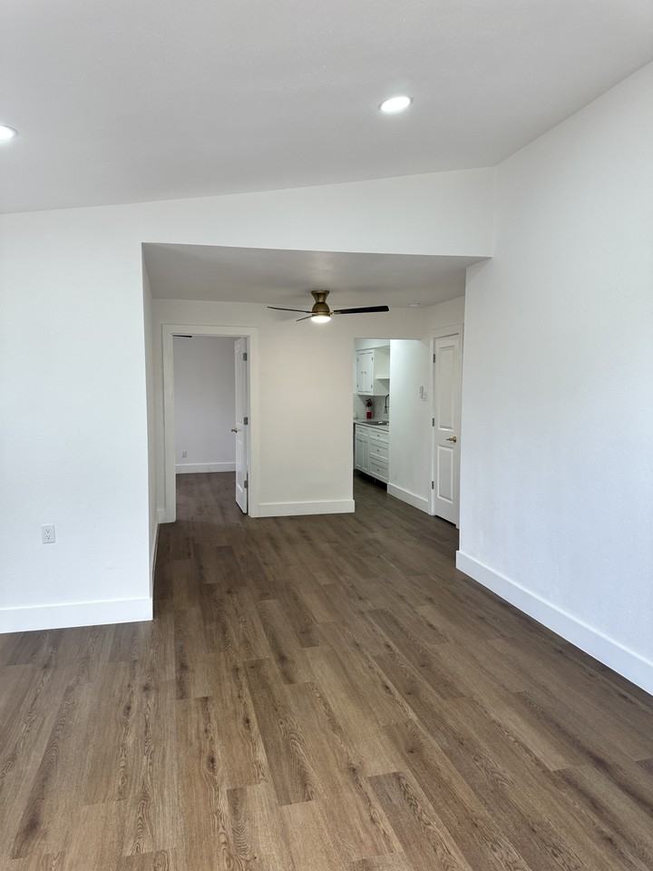 2712 Oakcliff Street - Photo 5 of 17