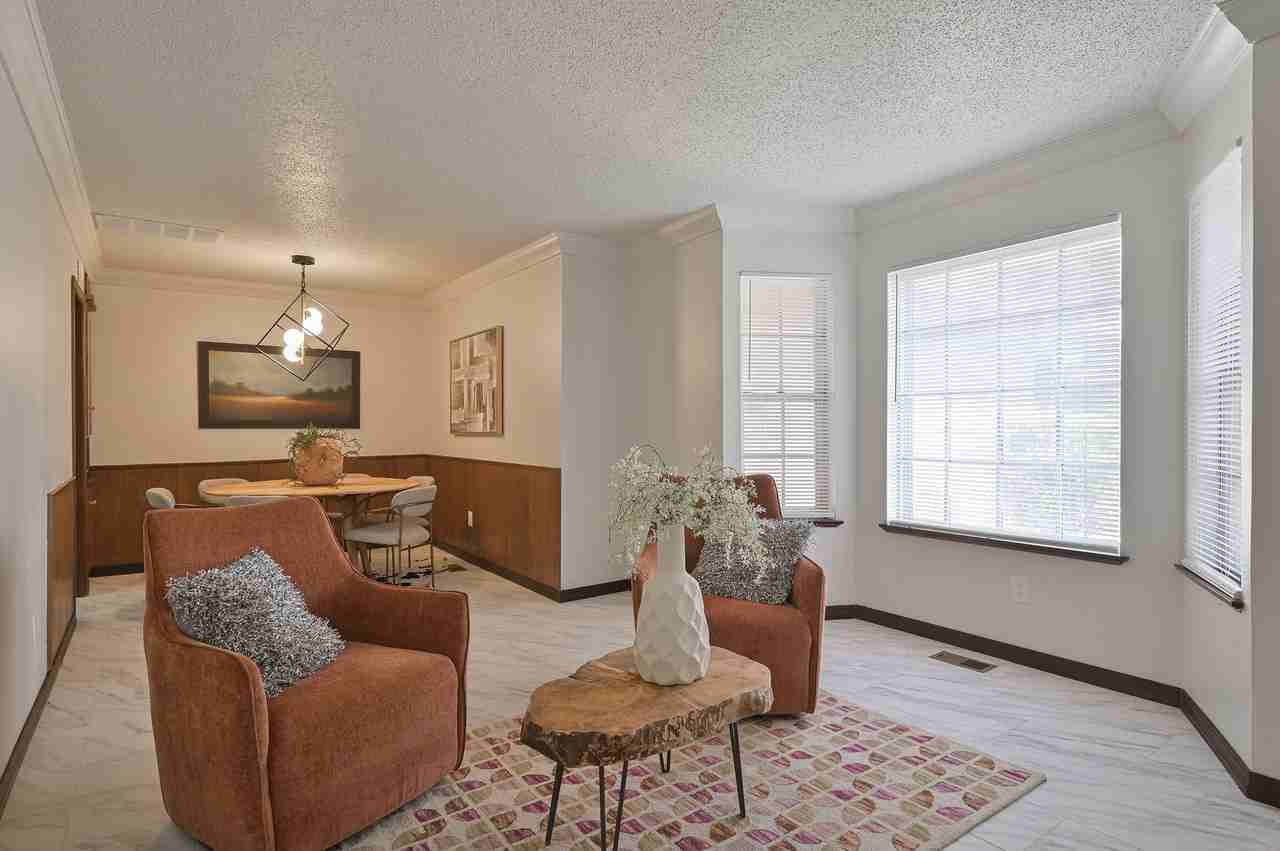 328 Ne 61st St #1 - Photo 5 of 42