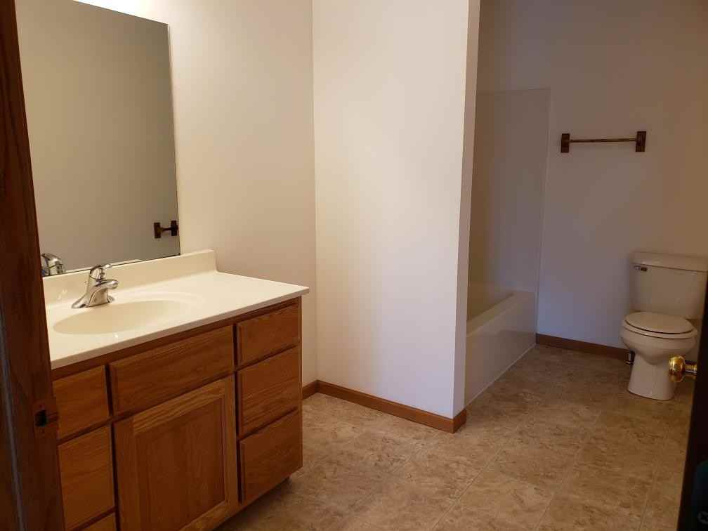 1550 W Pine St #506 - Photo 6 of 9