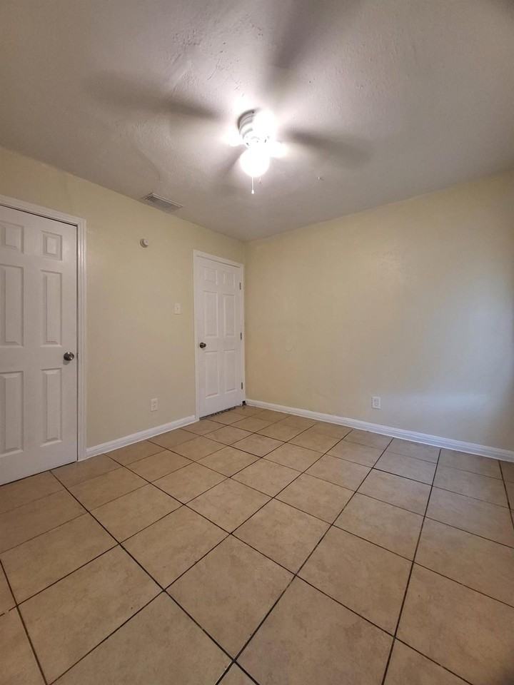 1110 Williamson Dr #1110 - Photo 2 of 11
