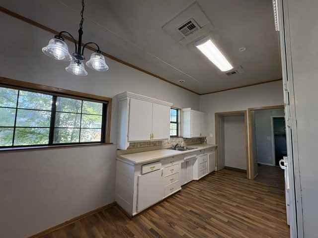 402 E Spring St #1 - Photo 3 of 5