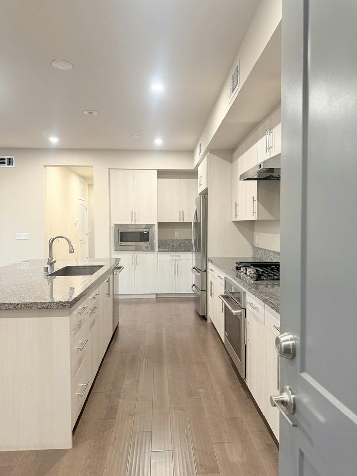 44868 Fremont Boulevard - Photo 3 of 25