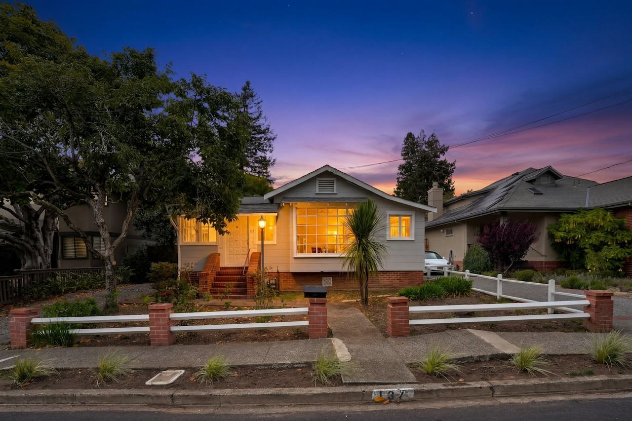 137 La Goma St - Photo 2 of 42