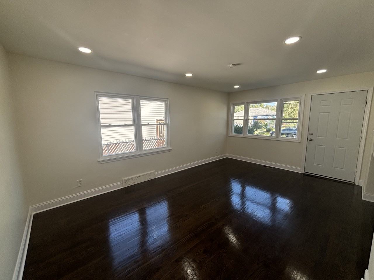 582 Hamlin St #1 - Photo 2 of 11