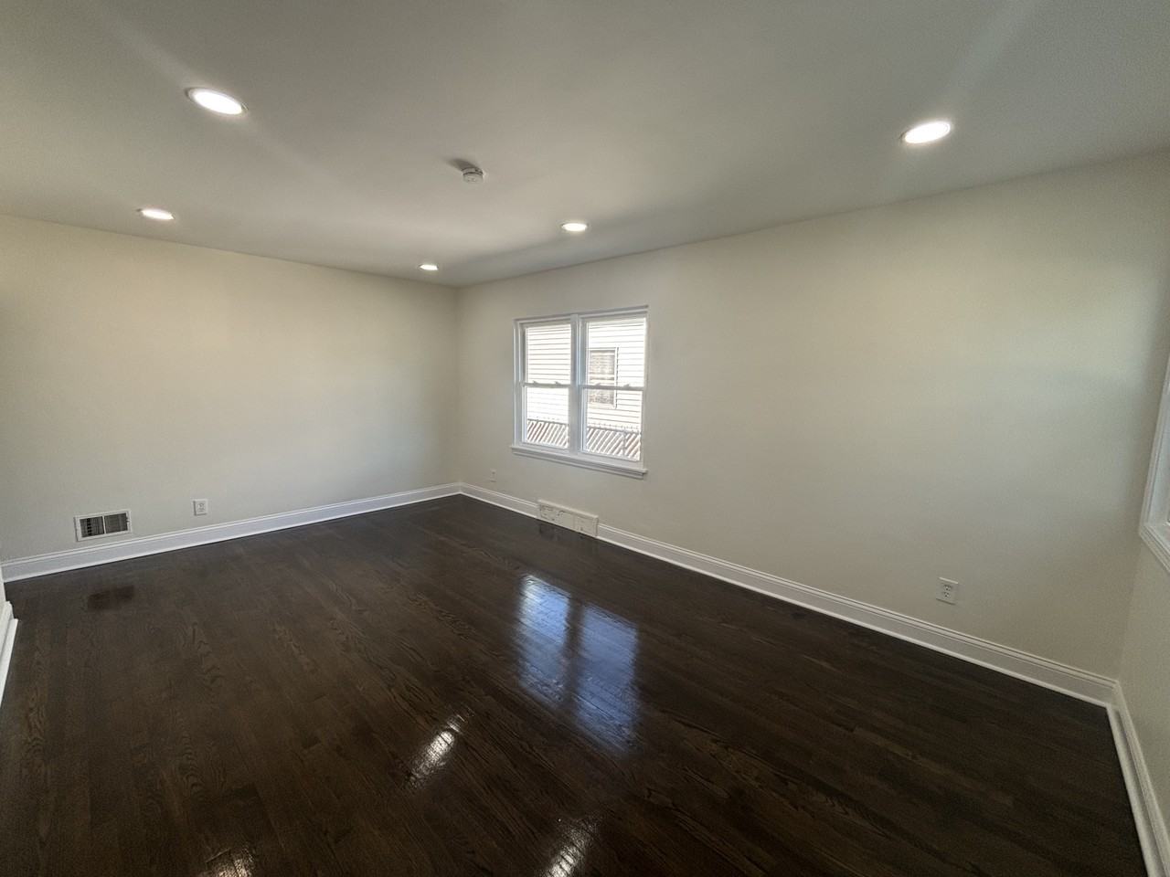 582 Hamlin St #1 - Photo 5 of 11
