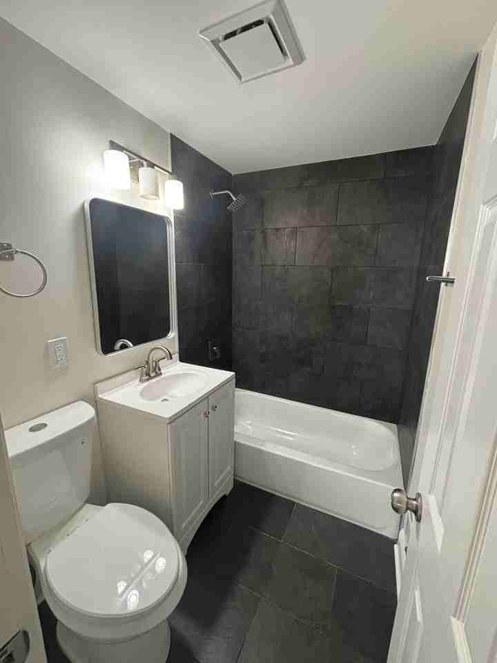 582 Hamlin St #1 - Photo 6 of 11