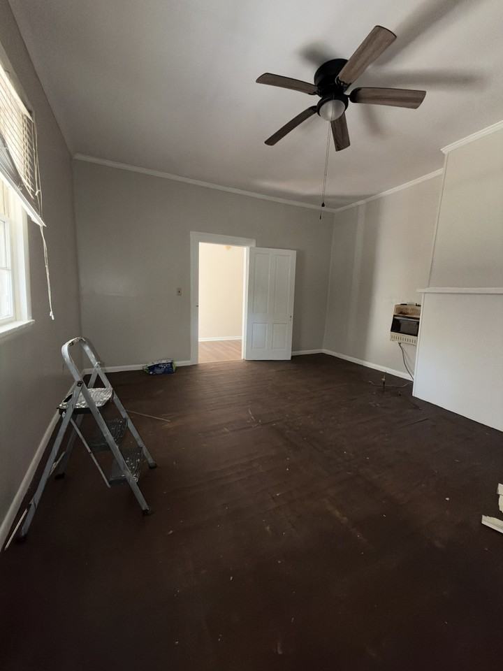558 Burney St #1 - Photo 7 of 18
