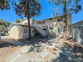 featured image of 975 W Devonshire Ave