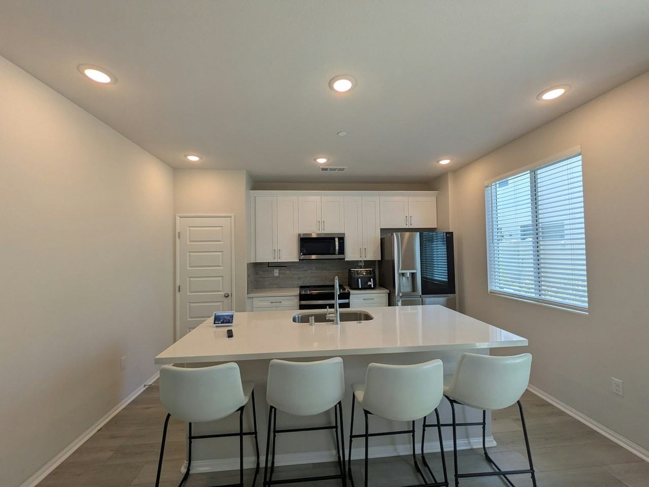 2035 Bergamot Street - Photo 2 of 13