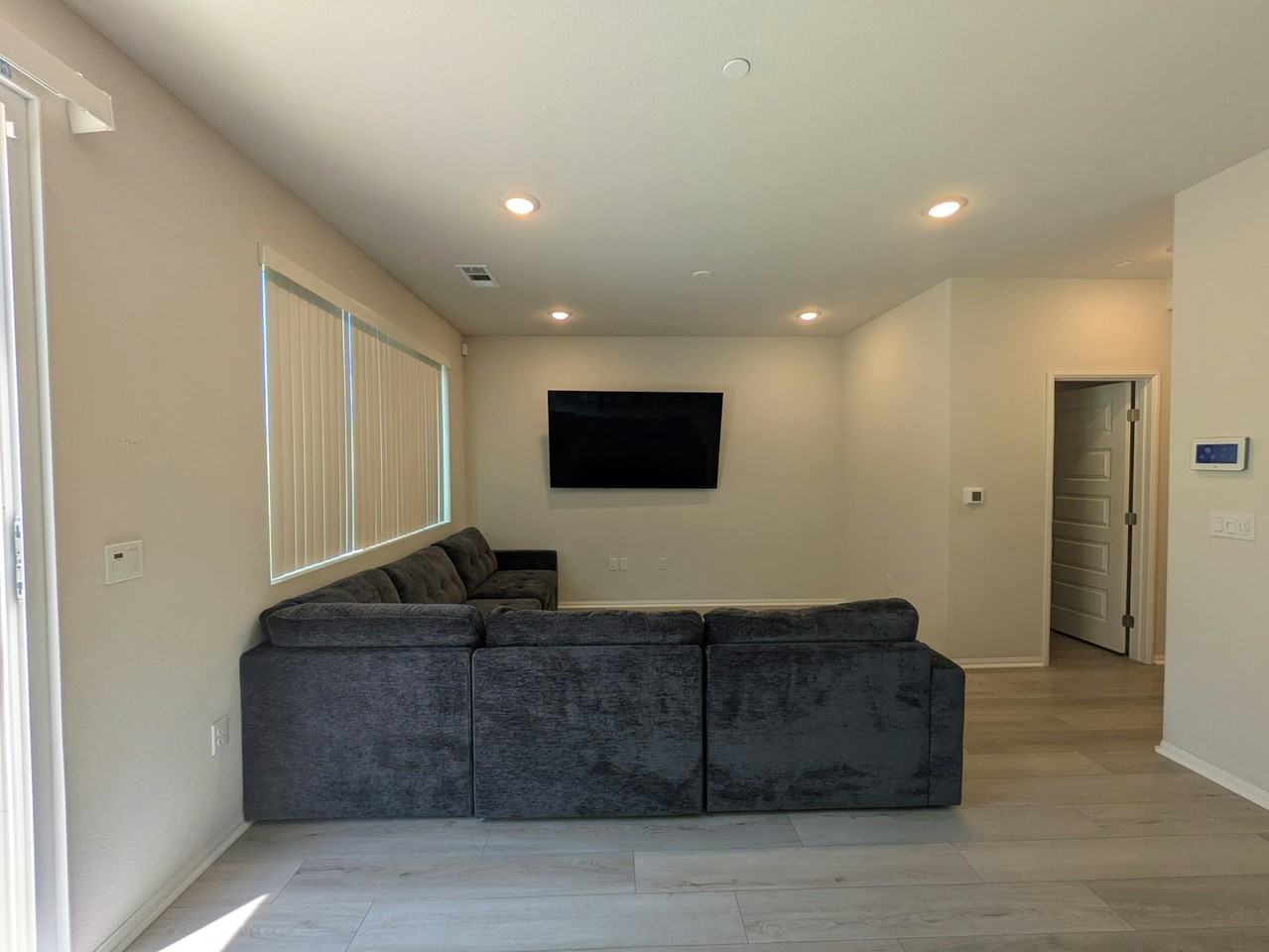 2035 Bergamot Street - Photo 4 of 13