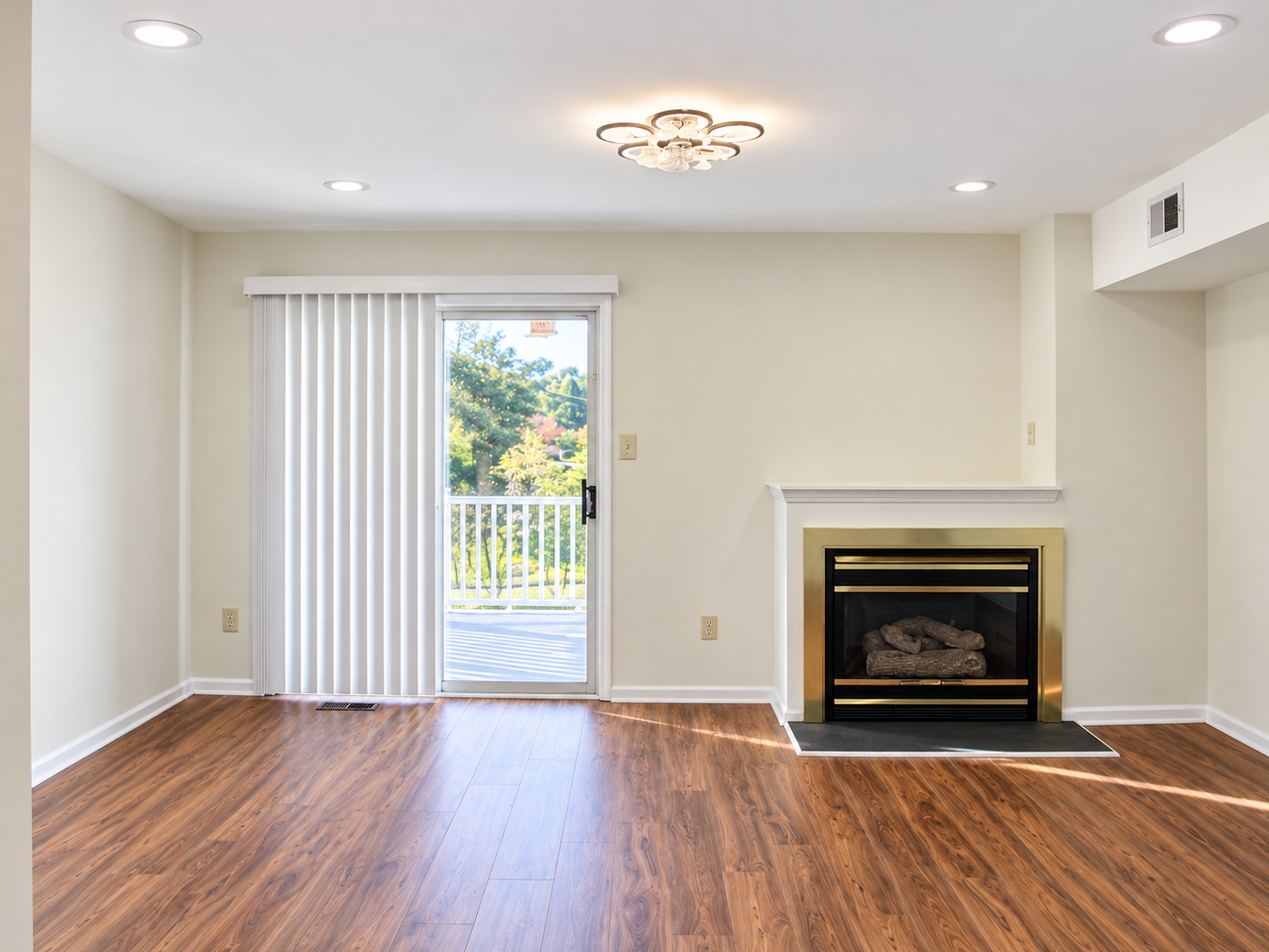 993 Roundhouse Ct - Photo 3 of 37