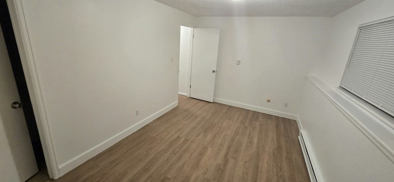 102 Juniper Pl, Unit B - Photo 6 of 7