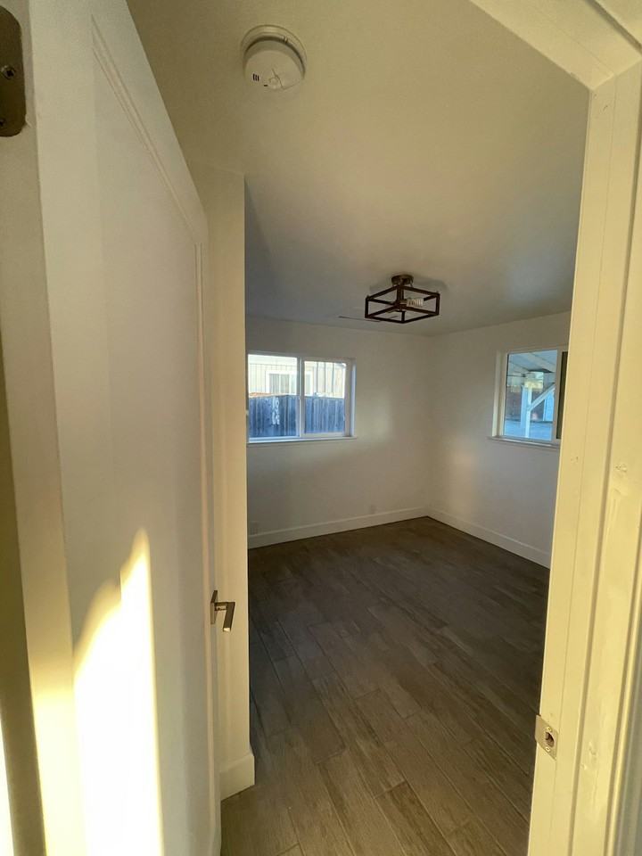 2850 San Juan Hollister Road, Unit 3 - Photo 4 of 5