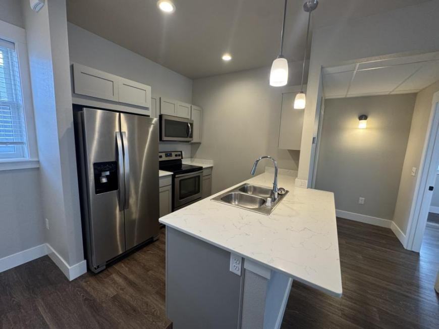 6048 Farmstead Ave - Photo 3 of 10