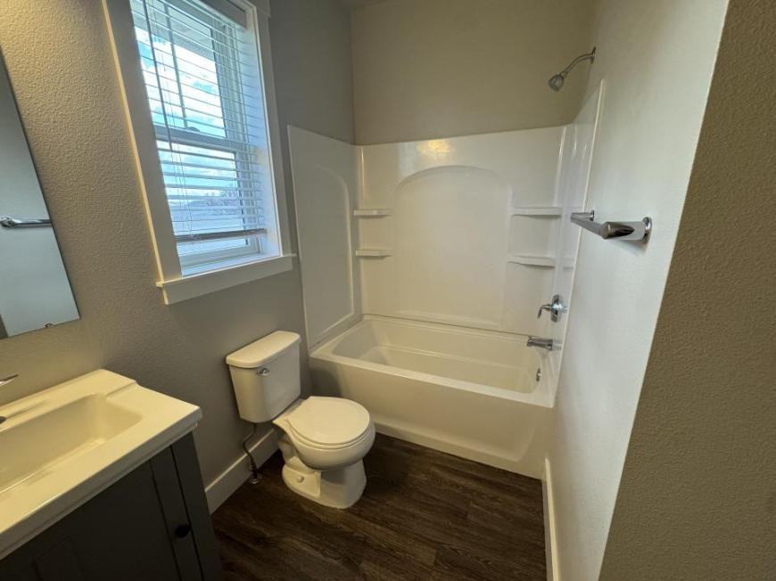 6048 Farmstead Ave - Photo 6 of 10