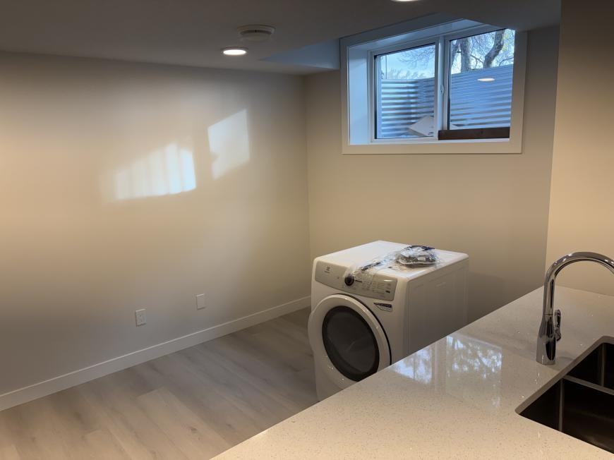10226 102 St Nw - Photo 5 of 9