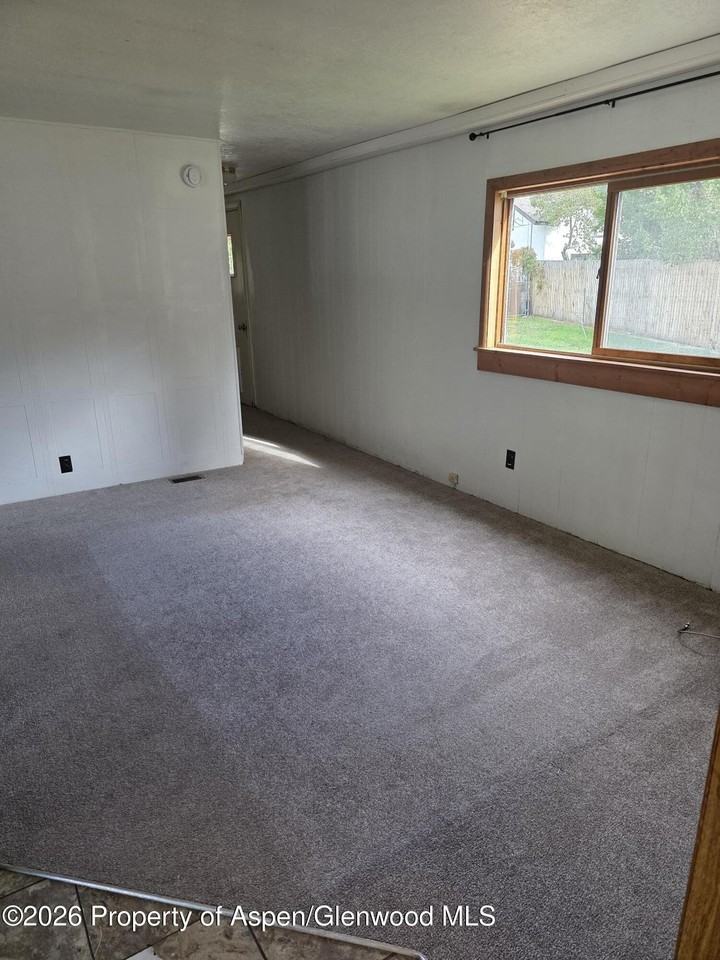 38 Cherry Ct - Photo 4 of 11