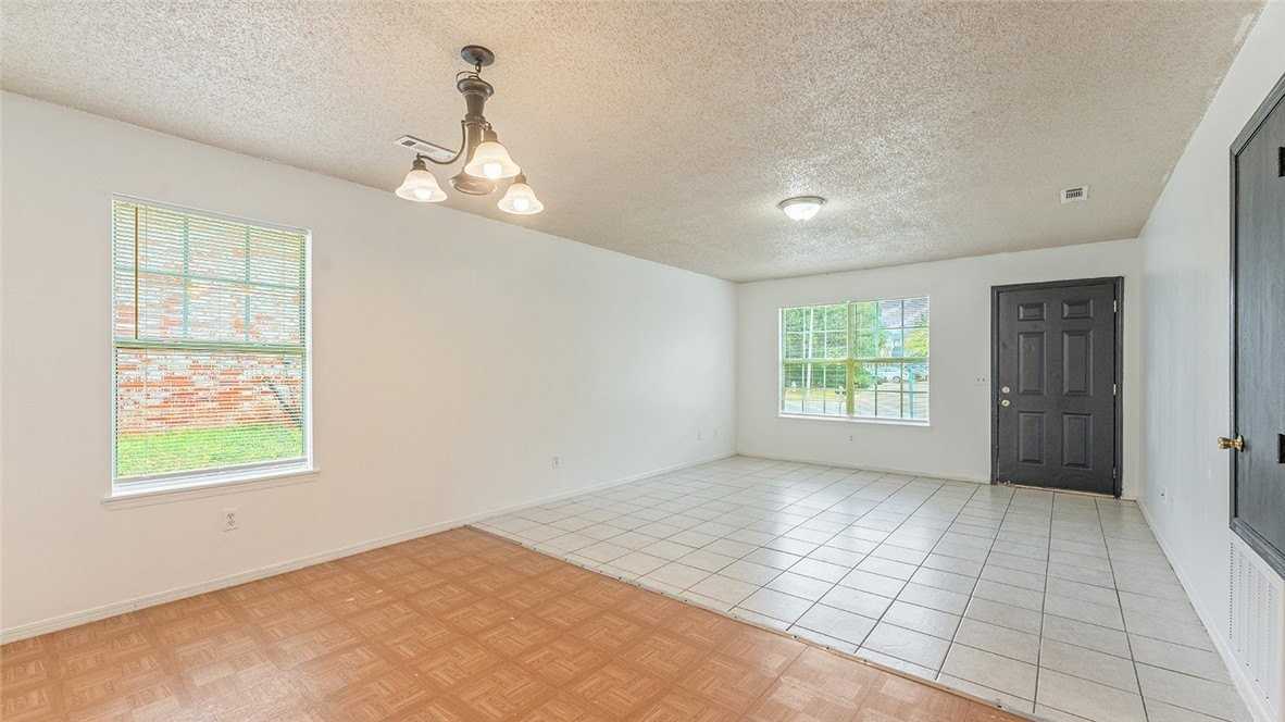 883 S Curtis Ave - Photo 2 of 17